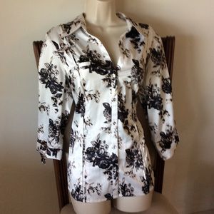 White House black market blouse